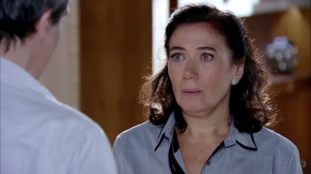 Desesperada com Fla-Flu no SBT, Globo apela para capítulo “especial” de Fina Estampa