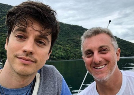 Irmão de Luciano Huck diz que é “viado” com orgulho e homenageia o marido