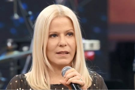 Aparência de Paula Toller durante live deixa os fãs chocados