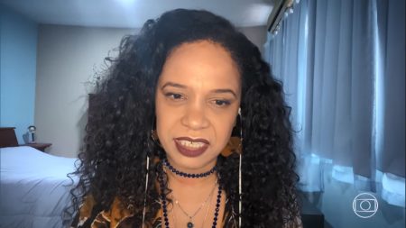 Queridinha das lives, Teresa Cristina ameaça parar entrevistas após ataques