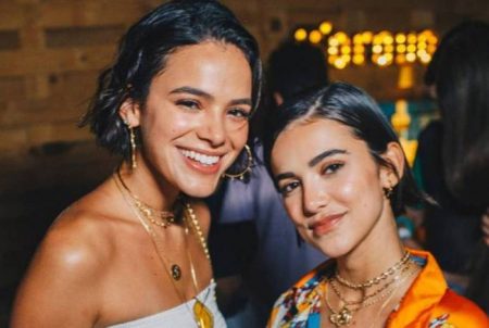 Bruna Marquezine e Manu Gavassi comemoram parceria no MTV Miaw