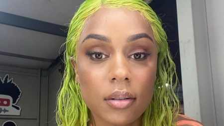 MC Rebecca rebate acusações de estar “ficando branca”