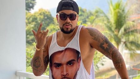 Naldo Benny tem Instagram invadido e fãs ficam chocados com o que veem