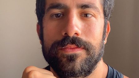 Kaysar Dadour revela fantasias sexuais e diz não se afetar com traição