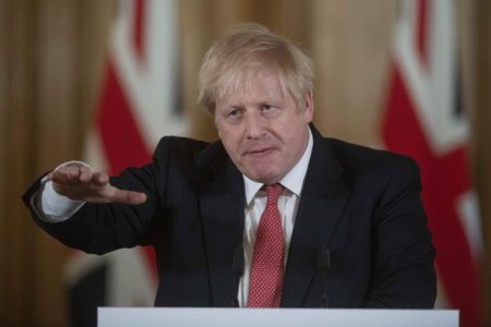 Boris Johnson anuncia reabertura de cassinos já no próximo 1º de agosto