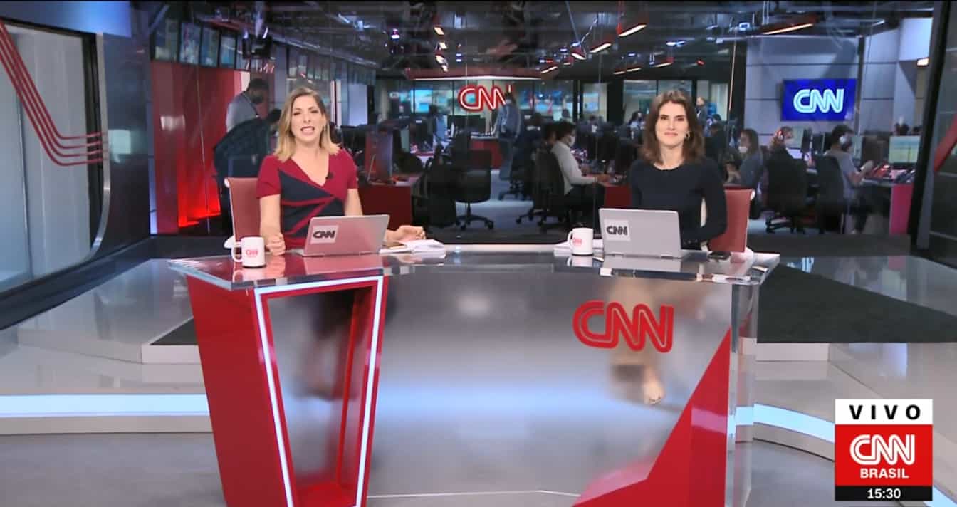Web diz que comentarista soltou pum ao vivo na CNN Brasil