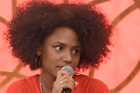 Jéssica Ellen revela que racismo a impediu de ser modelo na infância