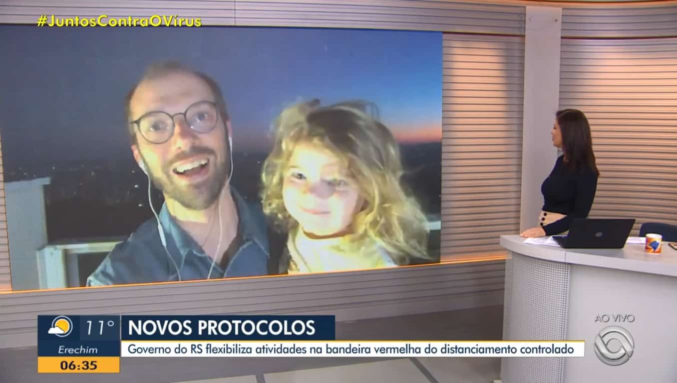 Repórter é atrapalhado por “invasão” da filha ao vivo em telejornal da Globo