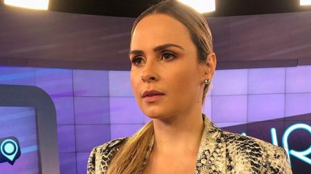 Ana Paula Renault comenta processo por danos morais e esclarece motivações