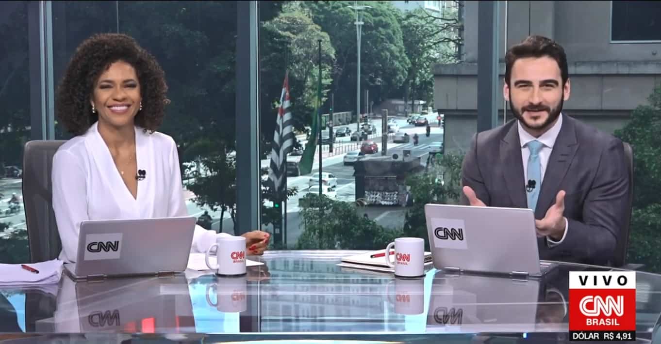 Âncora comete gafe com repórter e é corrigido ao vivo na CNN Brasil