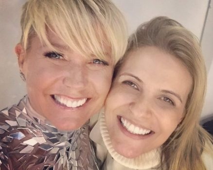 Fãs de Xuxa se revoltam com assessora da apresentadora após atitude