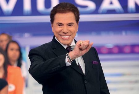 SBT resgata ensaio raro de Silvio Santos com figurino inusitado