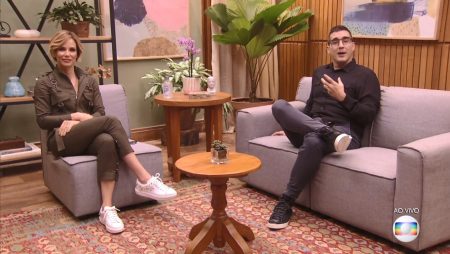 Globo ensina telespectador a comprar acessórios de seus programas direto na TV