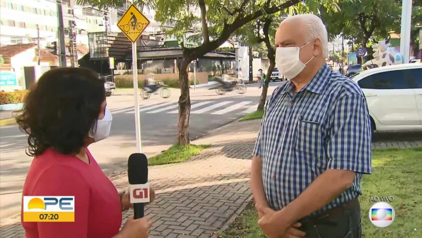 Ao vivo, repórter da Globo rebate entrevistado negacionista e momento viraliza