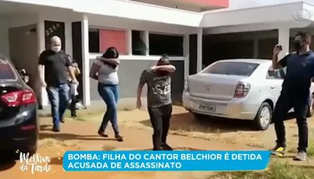 Suspeitas de assassinato, filha de Belchior e namorada se entregam à polícia