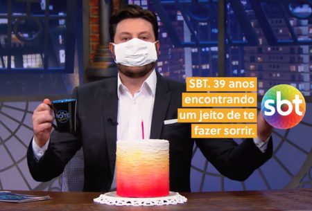 Apresentadores comemoram 39 anos do SBT de forma inusitada em campanha