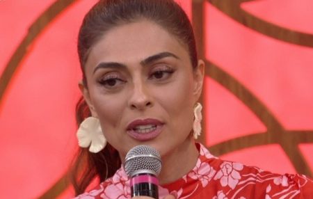 Juliana Paes ganha peso na quarentena e não consegue vestir calça jeans