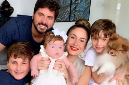 Claudia Leitte comemora aniversário de um ano da filha e se declara