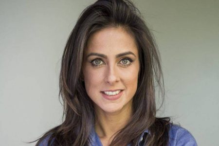 Carol Barcellos assina com empresa de Felipe Neto para gerenciar redes sociais