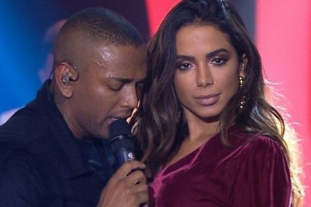 Anitta reage contra fã que apontou suposto affair com Nego do Borel