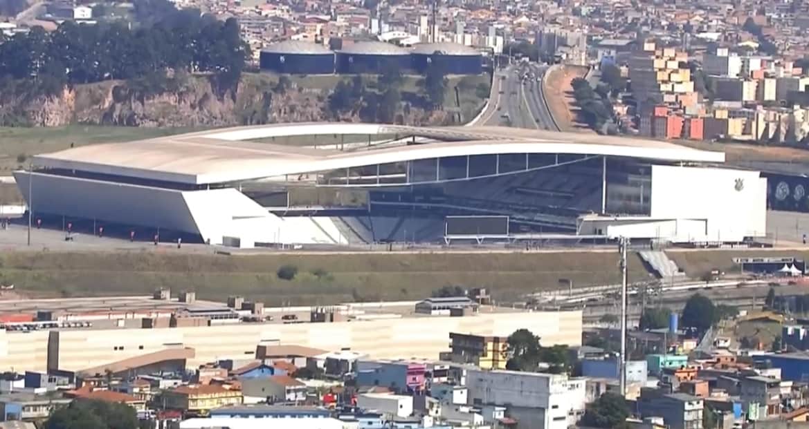 Globo avalia naming rights do Corinthians e possível desgaste com clubes