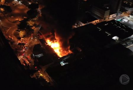 Sede da Record sofre após incêndio em galpão vizinho