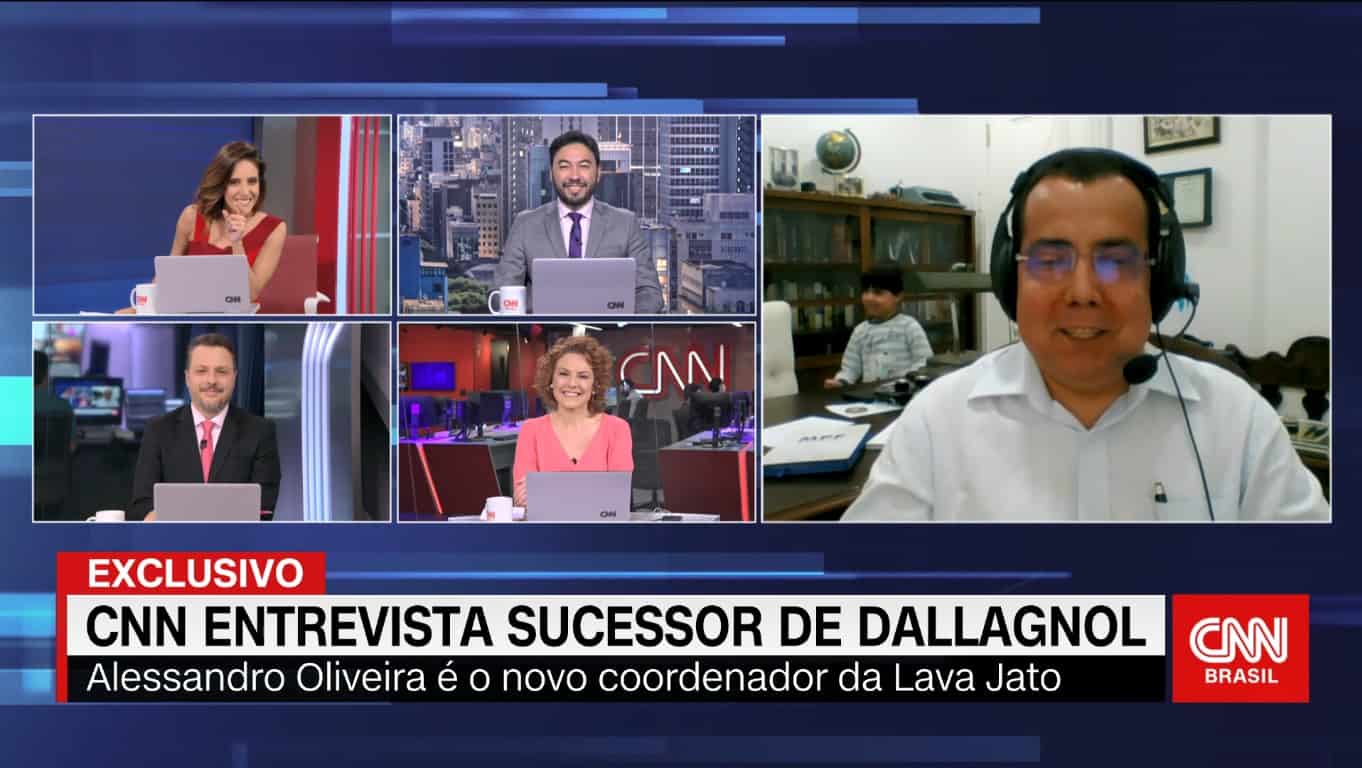 Filho de chefão da Lava Jato invade entrevista ao vivo na CNN Brasil