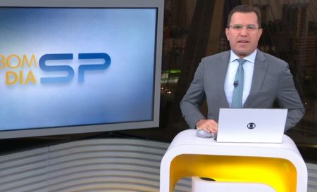 Rodrigo Bocardi causa confusão e diverte colegas em telejornal da Globo