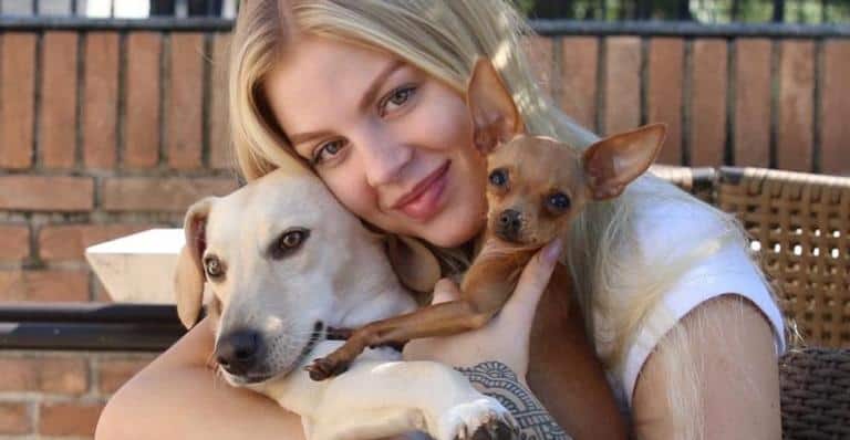 Luisa Sonza sofre mordida no nariz de sua cachorrinha de estimação