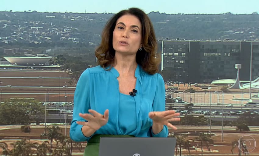 Giuliana Morrone solta a voz e canta Caetano Veloso ao vivo na Globo