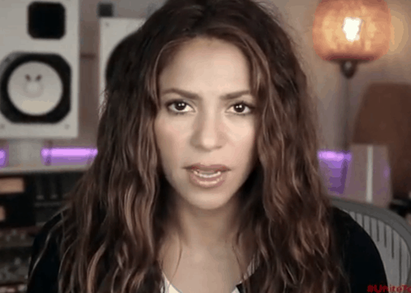 Internautas desconfiam que Shakira seja lésbica após atitudes recentes