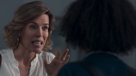 Malhação – Viva a Diferença – Capítulo de Sexta-Feira (25/09): Malu suspende Clara e ameaça Ellen