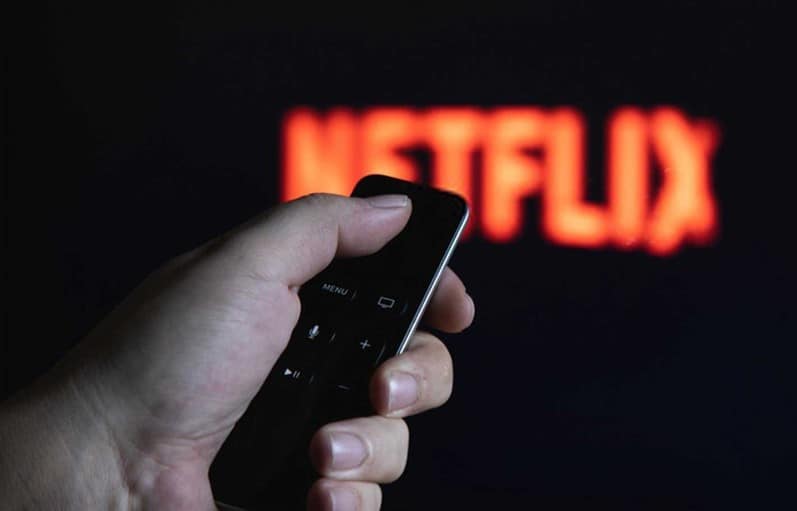 Netflix toma decisão sobre compartilhamento de senhas de usuários no Brasil