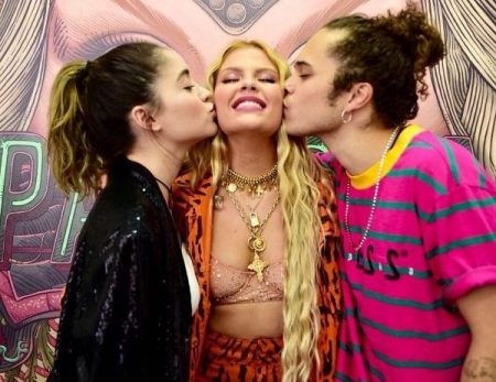 Ex de Vitão se junta a Whindersson e debocha do namoro do músico