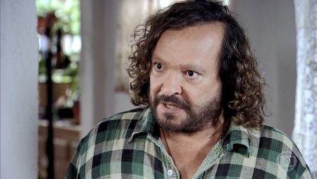 Wolf Maya celebra Fina Estampa, cutuca críticos e lamenta situação do RJ