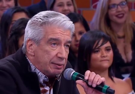 Seis meses sem cortar o cabelo, Décio Piccinini surge irreconhecível