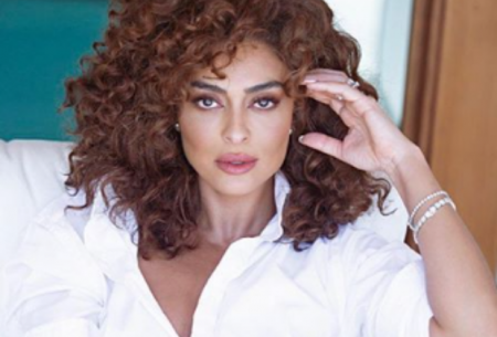 Com vestido vermelho bem decotado, Juliana Paes arranca suspiros da web