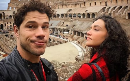 Débora Nascimento revela que deslocou o dedo de José Loreto durante trabalho de parto