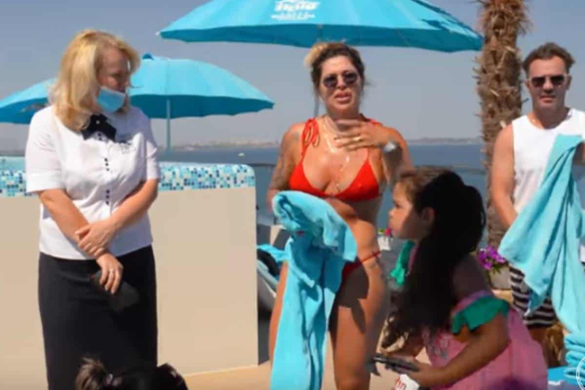 Dani Souza é expulsa de piscina em terraço de hotel na Ucrânia e se pronuncia