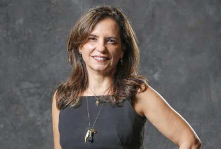 Autora de Éramos Seis apresenta propostas de novela e minissérie à Globo