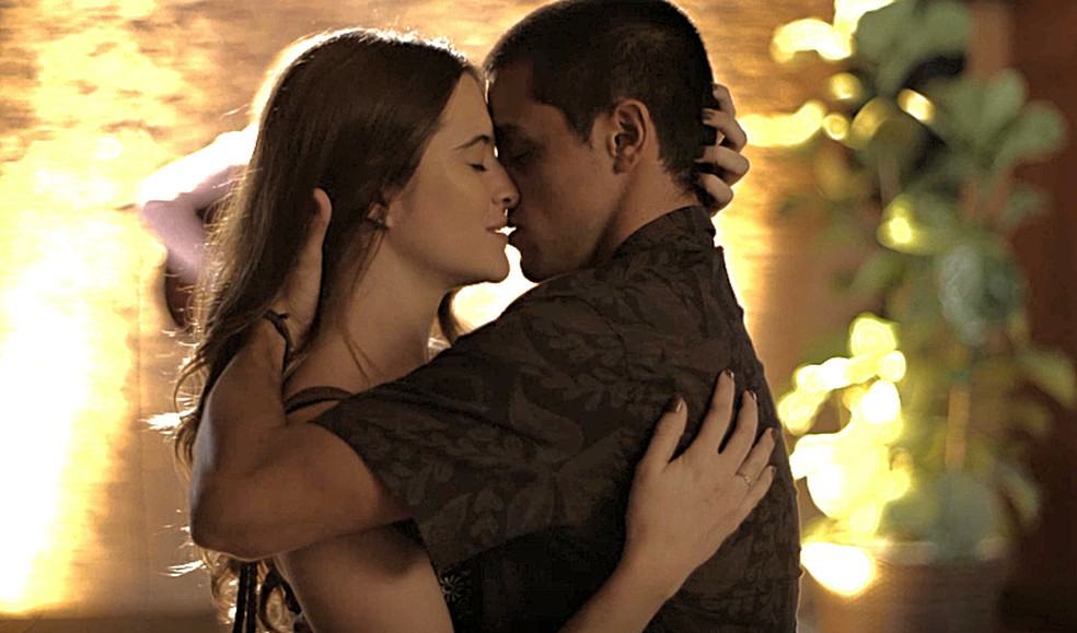 Entenda como a Globo vai gravar as cenas de beijo em Salve-se Quem Puder