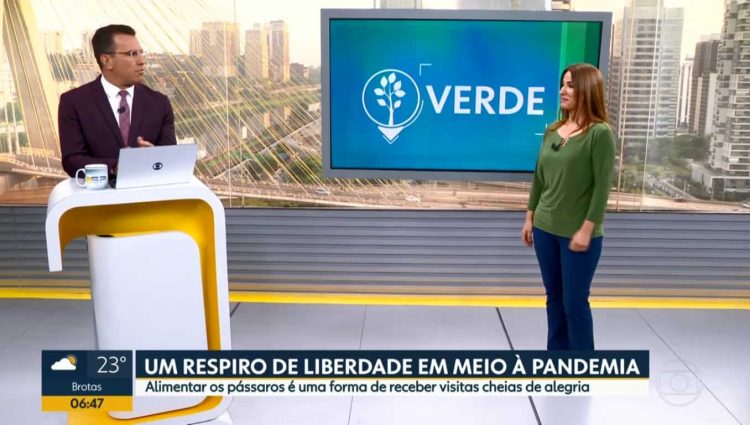 Rodrigo Bocardi não esconde surpresa ao descobrir idade da repórter Ananda  Apple ao vivo: 'plantão da Globo