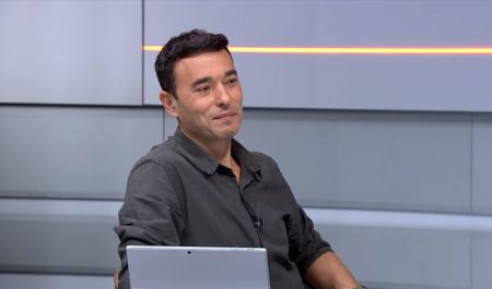 André Rizek anuncia ao vivo que Andreia Sadi espera dois meninos