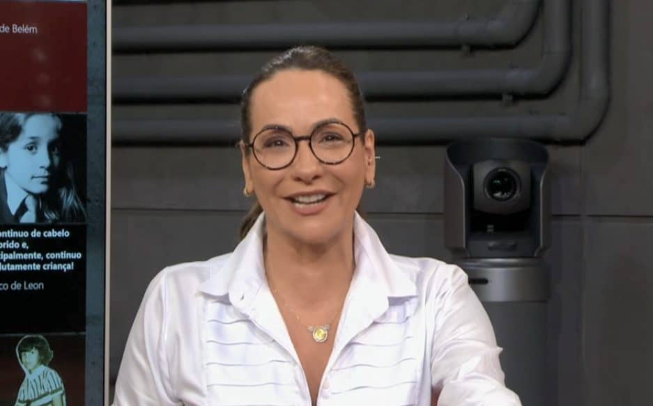 Maria Beltrão não segura a emoção em homenagem ao vivo na GloboNews