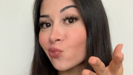 Mayra Cardi entrega detalhes de higiene íntima e reclama de solteirice