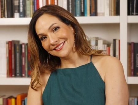 Maria Beltrão lança livro sobre reflexões em meio à pandemia