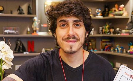 Youtuber Felipe Castanhari é criticado por post sobre terraplanistas e reage