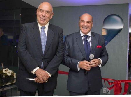 Após reduzir salários, RedeTV! gasta bolada com vinhos e causa revolta em funcionários