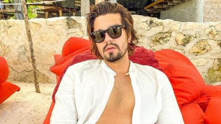 Luan Santana curte solteirice em viagem ao México