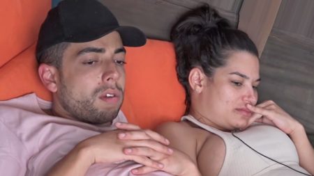 A Fazenda 2020: Raissa questiona decisões de Lucas e os dois discutem